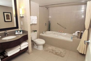 Hilton Niagara Falls/Fallsview Hotel &Amp; Suites Niagara Falls - Ontario: Photo 