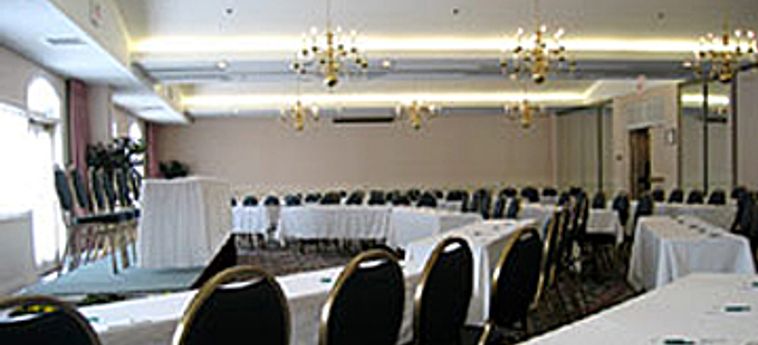 Clarion Hotel & Conference Centre :  NIAGARA FALLS - ONTARIO