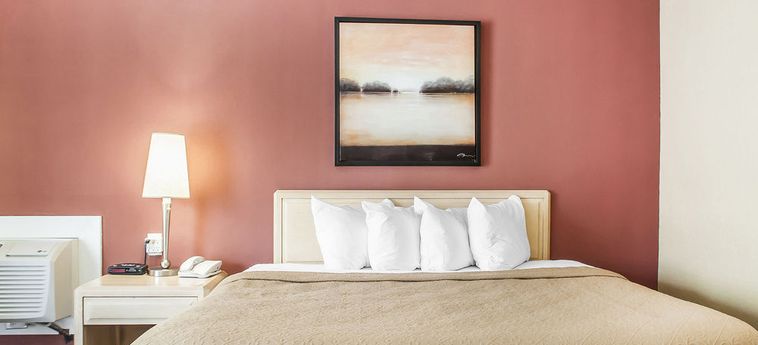 Quality Hotel Fallsview Cascade:  NIAGARA FALLS - ONTARIO