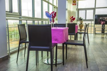 Hotel Univers 3:  NIAMEY