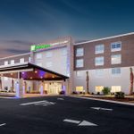 HOLIDAY INN EXPRESS & SUITES NICEVILLE - AIRPORT 3 Stars