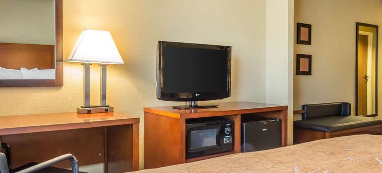 Hotel Comfort Suites:  NORWICH (CT)