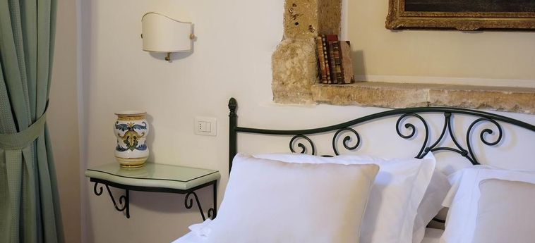 Hotel Villa Favorita:  NOTO - SYRACUSE