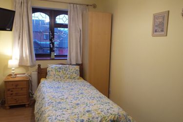 The Cedars House B&Amp;B Nuneaton: Photo 