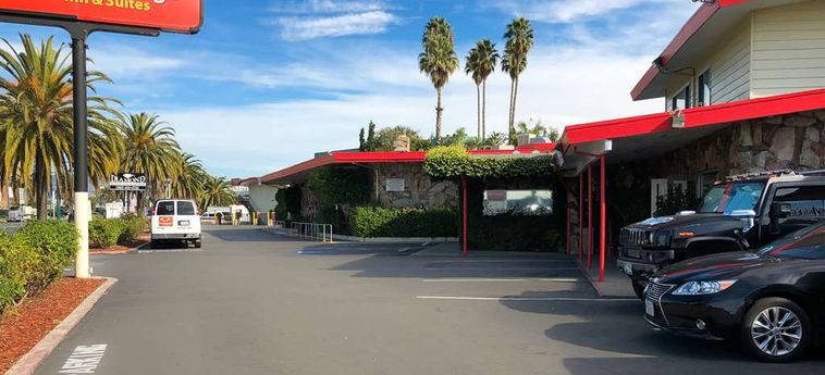 Hotel Econo Lodge  Inn & Suites Oakland Airport:  OAKLAND (CA)
