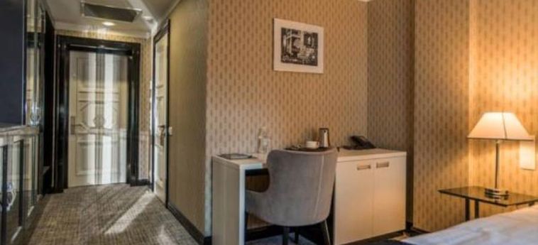 Hotel Wall Street:  ODESSA