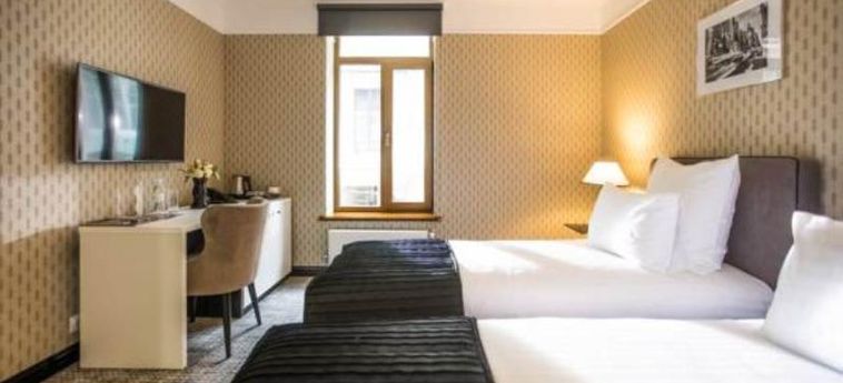 Hotel Wall Street:  ODESSA