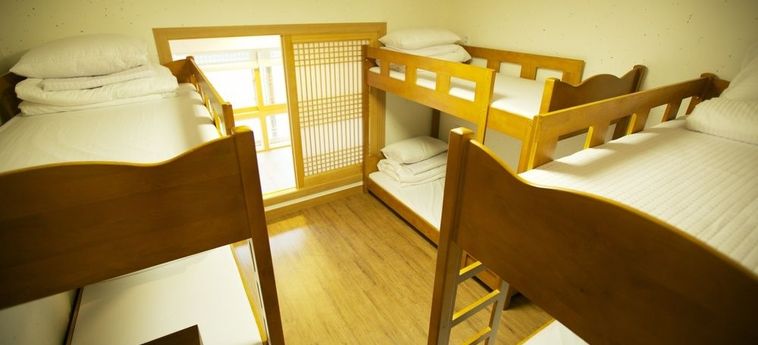 Osaka Guesthouse Hive - Hostel Osaka - Osaka Prefecture: Photo 