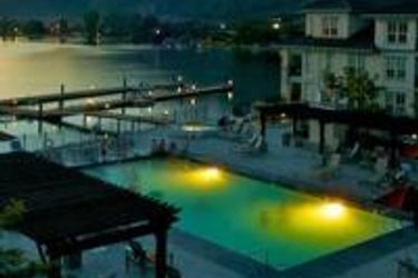 Hotel Walnut Beach Resort:  OSOYOOS