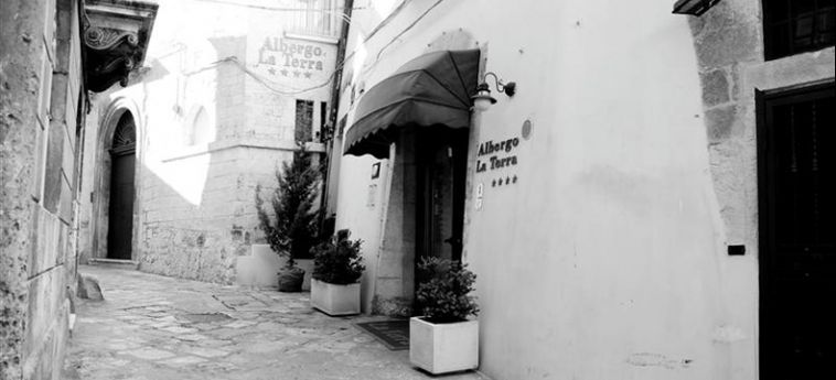 Hotel Rione Antico La Terra:  OSTUNI - BRINDISI