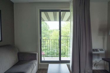 Hotel Ramada By Wyndham Ottawa On The Rideau Ottawa: Photo 