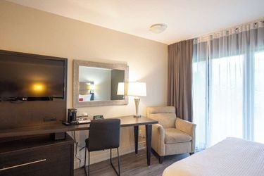 Hotel Ramada By Wyndham Ottawa On The Rideau Ottawa: Photo 