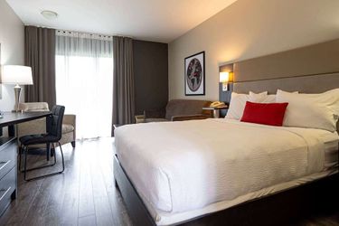 Hotel Ramada By Wyndham Ottawa On The Rideau Ottawa: Photo 