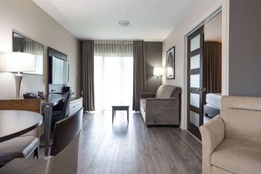 Hotel Ramada By Wyndham Ottawa On The Rideau Ottawa: Photo 