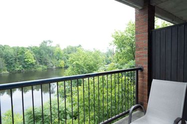 Hotel Ramada By Wyndham Ottawa On The Rideau Ottawa: Photo 