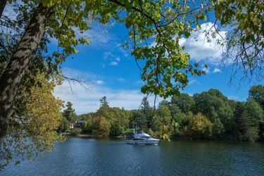 Hotel Ramada By Wyndham Ottawa On The Rideau Ottawa: Photo 