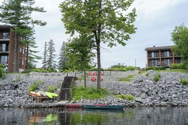 Hotel Ramada By Wyndham Ottawa On The Rideau Ottawa: Photo 