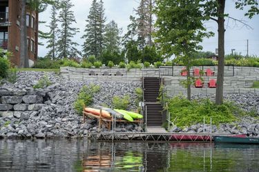 Hotel Ramada By Wyndham Ottawa On The Rideau Ottawa: Photo 