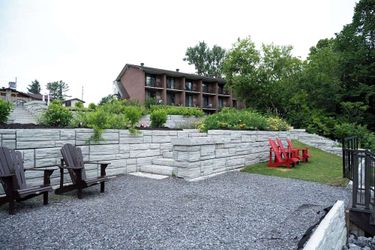 Hotel Ramada By Wyndham Ottawa On The Rideau Ottawa: Photo 