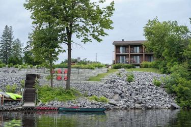Hotel Ramada By Wyndham Ottawa On The Rideau Ottawa: Photo 