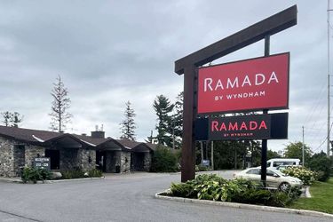 Hotel Ramada By Wyndham Ottawa On The Rideau Ottawa: Photo 