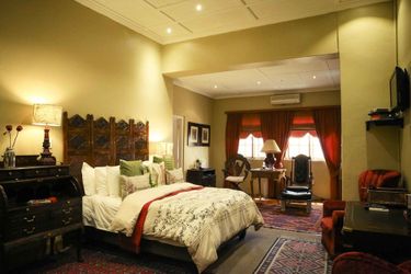 Hotel Riverside Lodge:  OUDTSHOORN