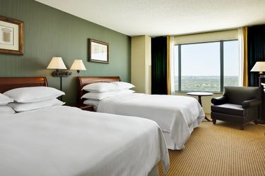 Sheraton Overland Park Hotel At The Convention Center:  OVERLAND PARK (KS)