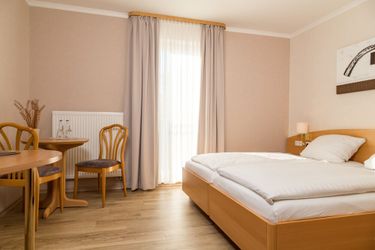 Hotel Landhaus Jaegerkrug Paderborn: Photo 