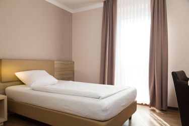 Hotel Landhaus Jaegerkrug Paderborn: Photo 