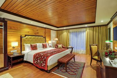 Hotel Senator Pine-N-Peak Pahalgam: Photo 
