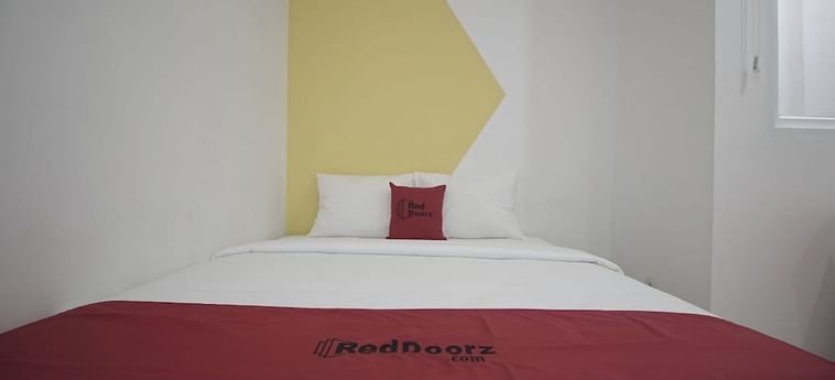 Hotel Reddoorz Plus Near Lrt Cinde Sudirman Palembang:  PALEMBANG