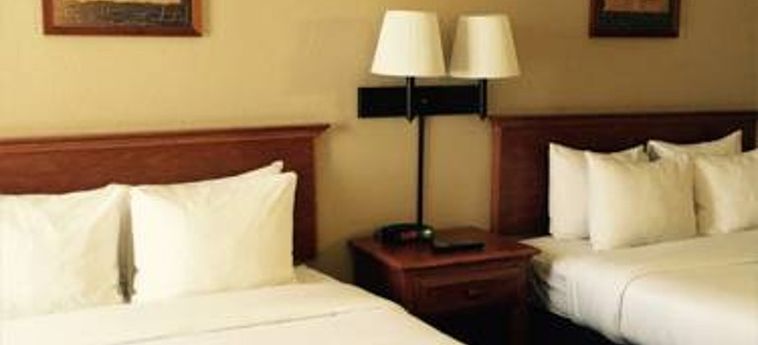 Hotel Baymont Inn & Suites Palm Springs:  PALM SPRINGS (CA)