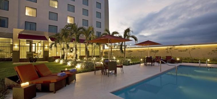 Hotel Courtyard Panama At Metromall Mall:  PANAMA CITY