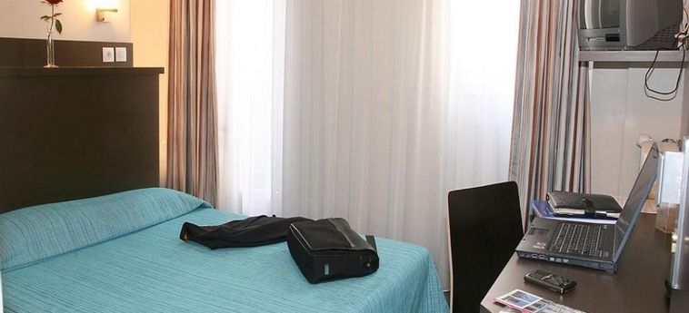 Hotel Amarys Simart:  PARIGI