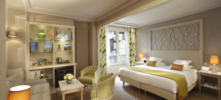 Hotel Rochester Champs Elysees:  PARIGI