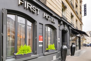 First Hotel Paris:  PARIS