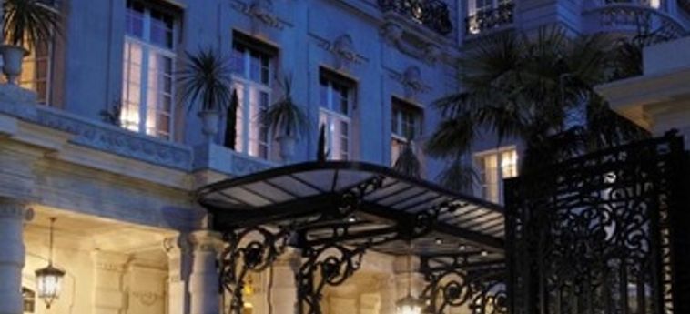 Hotel SHANGRI-LA HOTEL, PARIS
