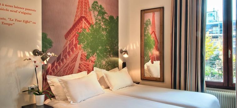 Hotel Alpha Paris Tour Eiffel:  PARIS