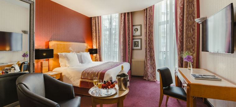 Hotel Les Jardins Du Marais:  PARIS