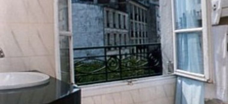 Hotel Montmartrois:  PARIS