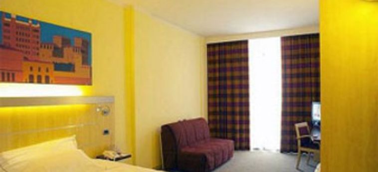 Hotel Express Holiday Inn Parma:  PARME