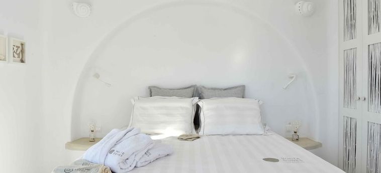 Hotel White Dunes Luxury Suites:  PAROS