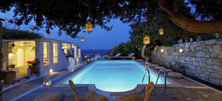 Hotel Amalgam Homes Paros Beachfront Luxury Villa:  PAROS 
