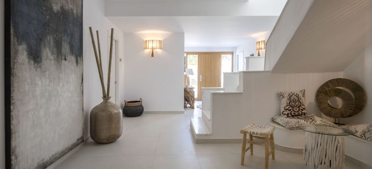 Mythic Exclusive Retreat - Adults Only:  PAROS