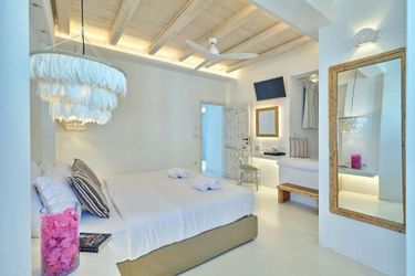 Zefi Hotel &Amp; Suites  Paros : Photo 