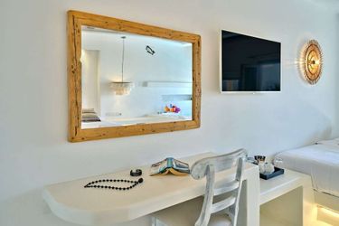 Zefi Hotel &Amp; Suites  Paros : Photo 