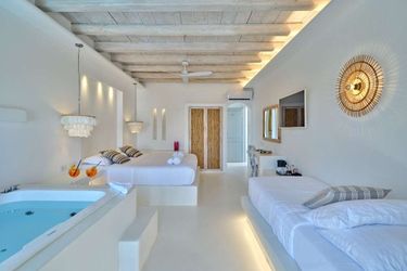 Zefi Hotel &Amp; Suites  Paros : Photo 