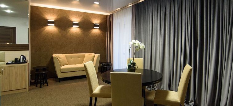 Aura Cityhotel:  PERM