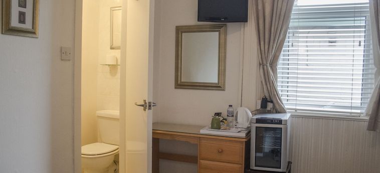 Hazeldene Guest House B&Amp;B:  PERTH