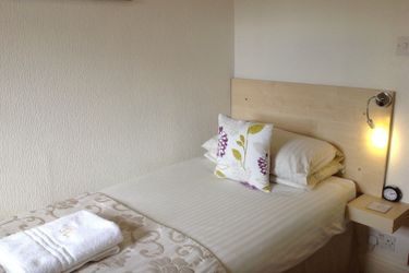 Hazeldene Guest House B&Amp;B:  PERTH
